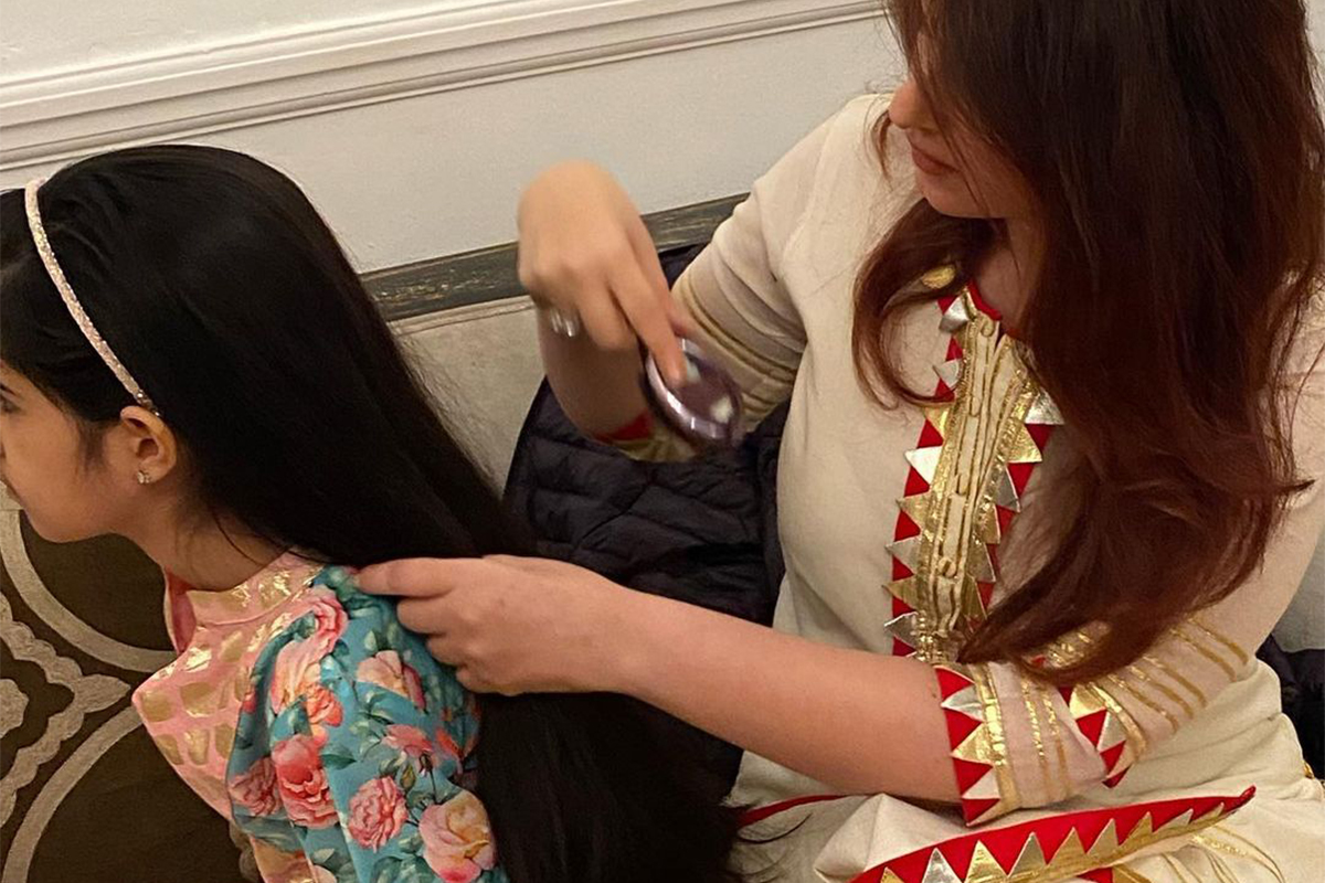 Twinkle Khanna Shares An Adorable Post With Daughter Nitara While   2.12.9 